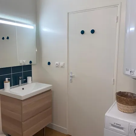 Avec Piscine Et Acces A *
