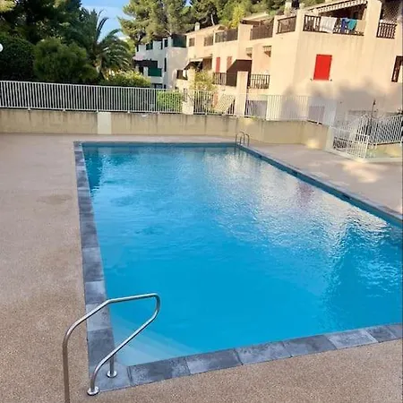 Avec Piscine Et Acces A Apartman Bandol